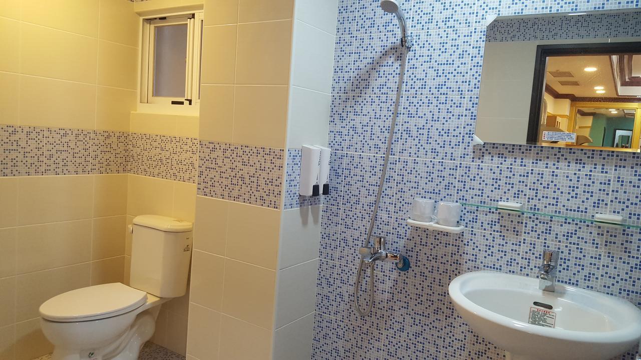 J. Home Kaohsiung Exterior foto